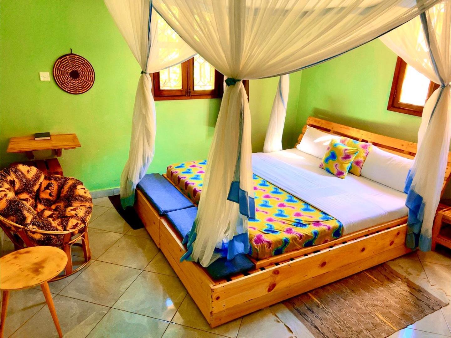 Airport Link Guest House Entebbe Bagian luar foto